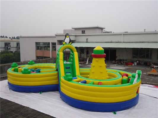 Diversión del equipo del patio inflable al aire libre del parque de atracciones/de los niños